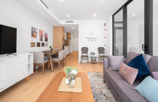 Green Square Suite. In Heart of Sydney