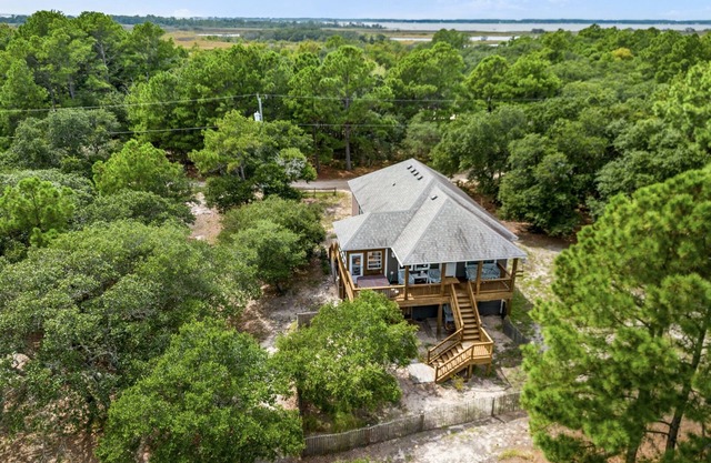 Green Wave Cottage @Carova Beach NC 4x4 Artsy Nature Private Retreat 🌊 🐴 Hottub