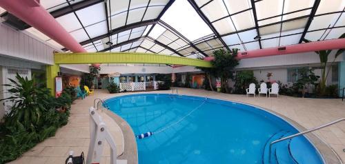 Greenfield Inn & Suites Elizabethtown, KY I65 Exit 94