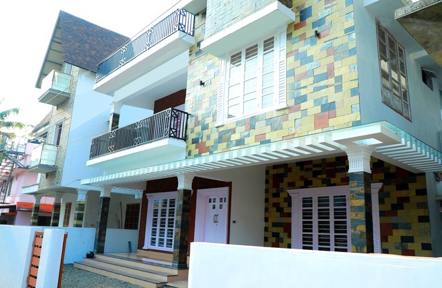 GREENVILLA 4 BHK- LULU MALL
