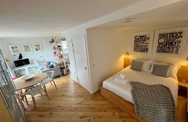 Luxury Studio London. 1-3months+. Central, From GBP288 night to GBP1620per mth