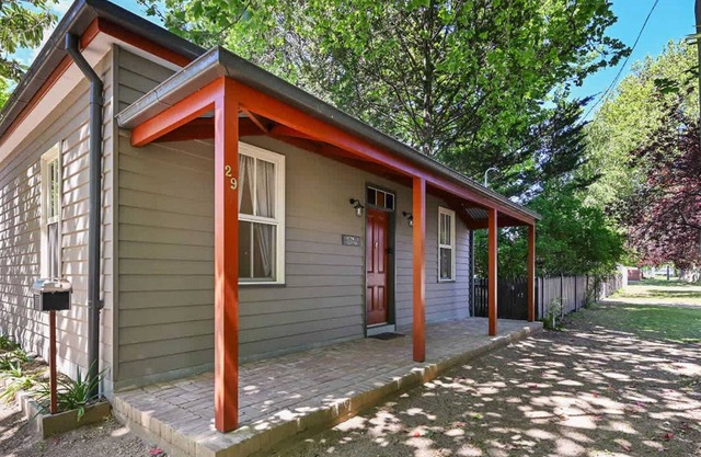 Greenwood Cottage - Close to CBD, Leafy Backyard