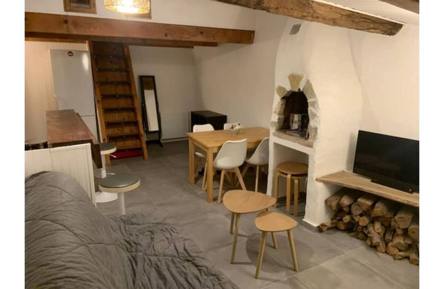 Greolières village: Superbe duplex vue montagne.