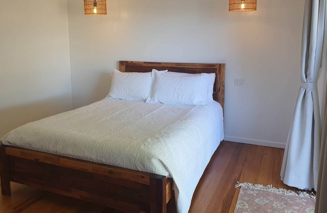 Grey Galah BnB in the heart of Georgetown with gorgeous big deck.