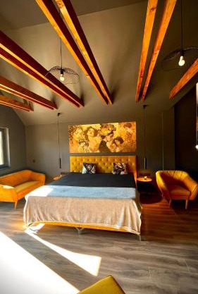 Greyhouse Apartments