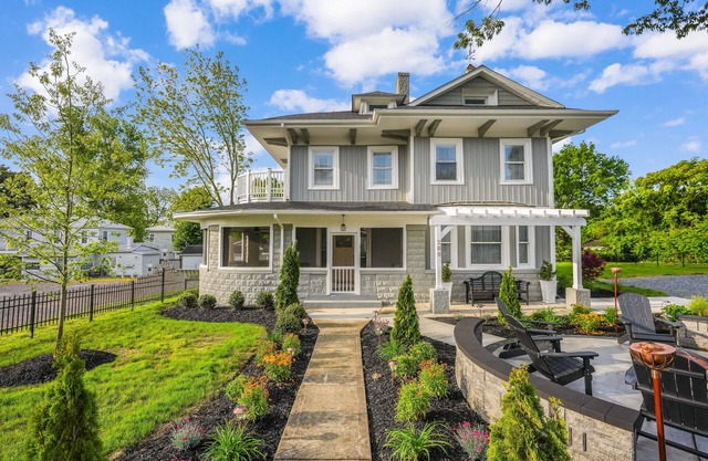 Greystone Manor - Magnificent! Sleeps 10 Center of Town