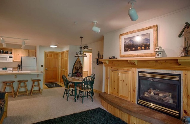 The Grizzly Bear Den