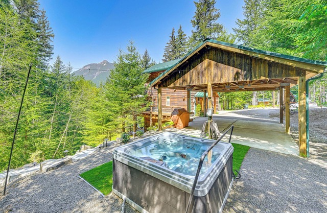 Packwood Cabine 'Grizzly Tower' avec vue sur la forêt!