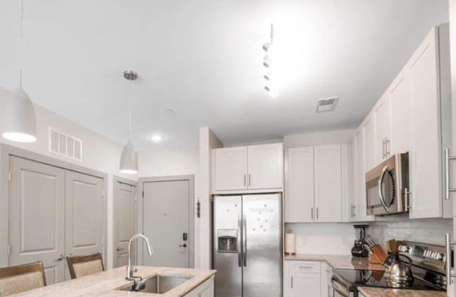 GRN-325-Dilworth Charlotte-2BR Pool, Gym, KingBed
