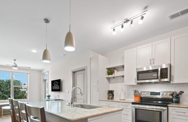 GRN-641-Dilworth Charlotte-2BR Pool, Gym, KingBed