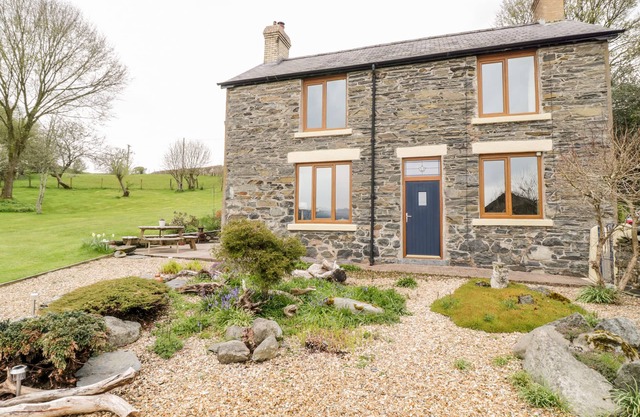 Groes Lwyd, PENCOED