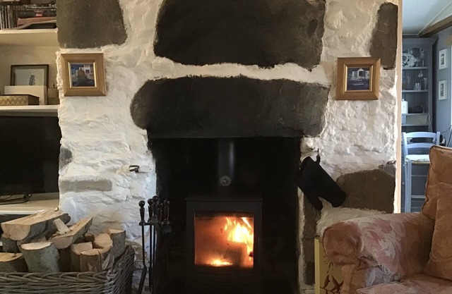 Grogport Cottage (pet friendly) offers wonderful self catering acc nr Carradale
