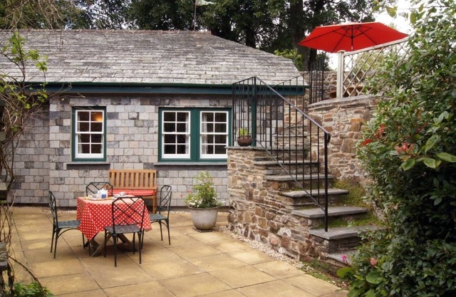 GROOMS COTTAGE, animaux acceptés, avec feu ouvert à St Minver, Réf 976332