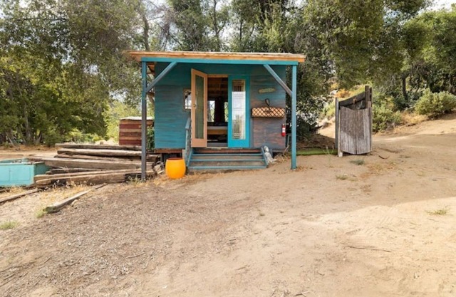 Groovy Little Patchwork Cabin