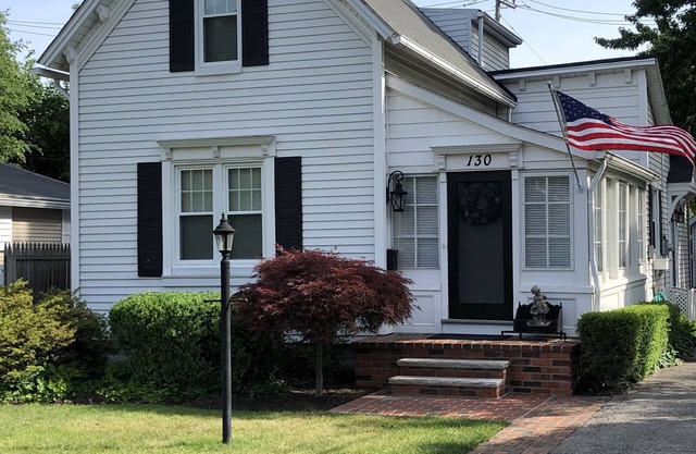Charmante maison rénovée du début du siècle à Grosse Pointe, meublée
