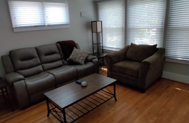 Grosse Pointe Cozy★ ★Downtown Detroit Close