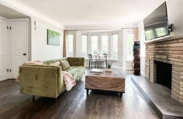 Grosse Pointe Retreat | 3BR, Sleeps 8 & Relaxing