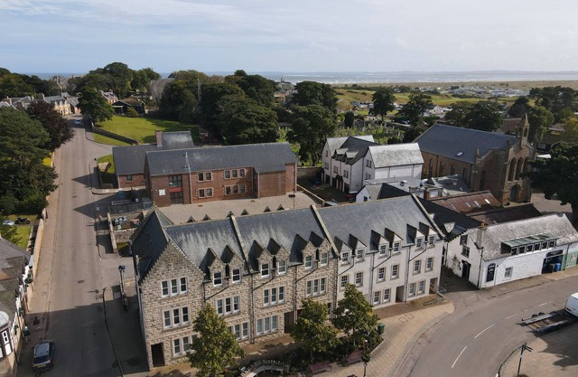 Ground floor 1-bedroom apartment in the centre of Dornoch.