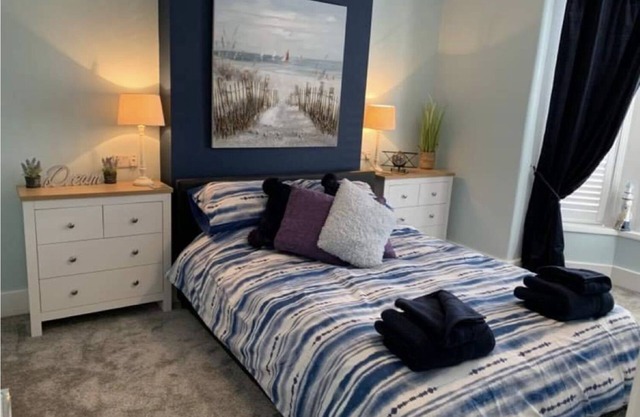 Ground floor 2 bedroom apartment with parking just 60 seconds to the seafront