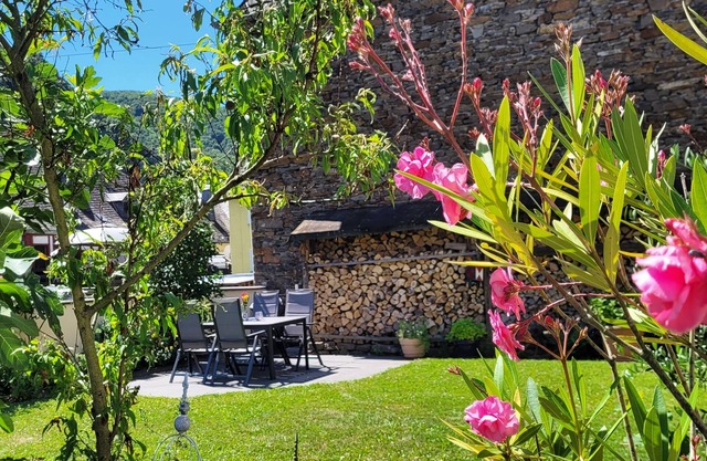 Ground floor apartment with garden on the Moselle between Cochem and Koblenz