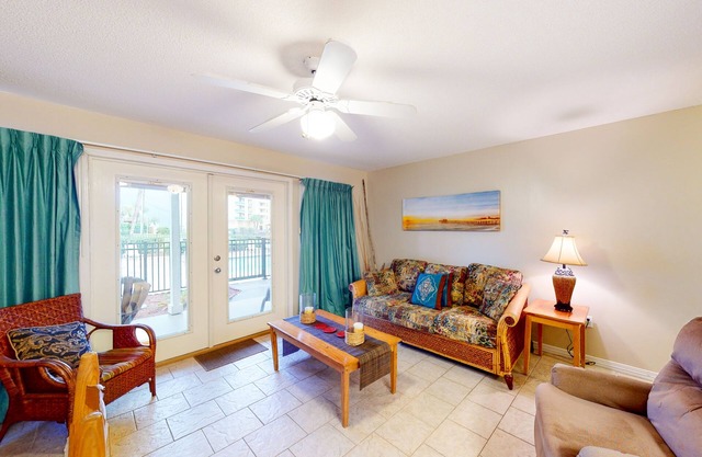 Ground-floor condo with pool, hot tub, & patio - walk to beach