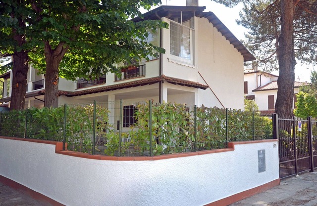 Villa au rez-de-chaussée avec jardin et terrasse confortable