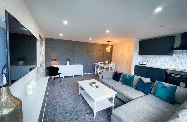 Apartamento-Lujoso-Baño Privado-Vista a la Calle