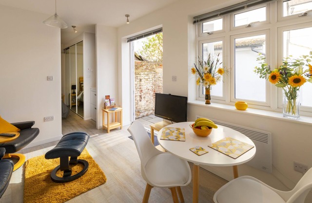 Studio-Standard-Douche-Terrasse-Ground Floor