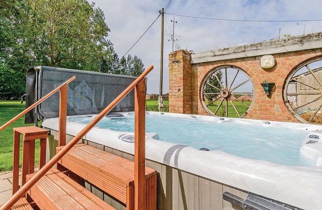 Ground floor: Three living areas, two with open fire, TV with Freeview/DVD.
