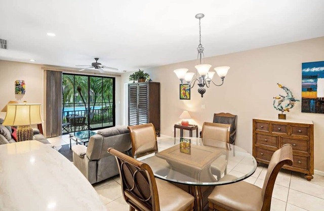 Pacifico L103 - Pristine 2bed / 2bath - Poolside, 1st Floor - Walk to Everything!
