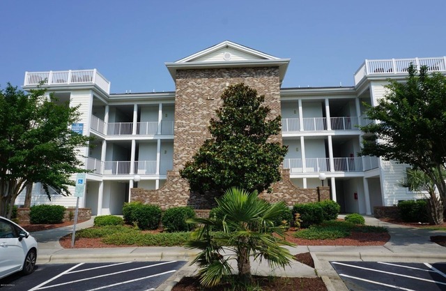 Ground Floor Unit Champions at Sea Trail Villa Close to beach and golf