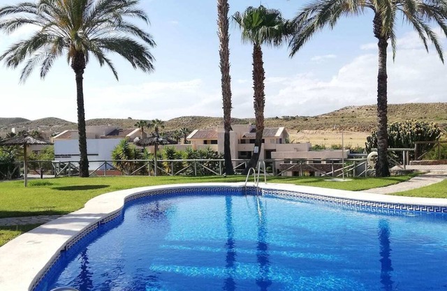GROUND FLOOR WITH OWN GARDEN IN VALLE DEL ESTE GOLF!!