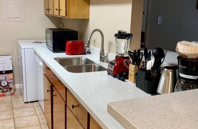 Niveau 2/2 Apt à Clear Lake Webster près de la NASA Kemah NOUVELLEMENT RÉNOVÉ