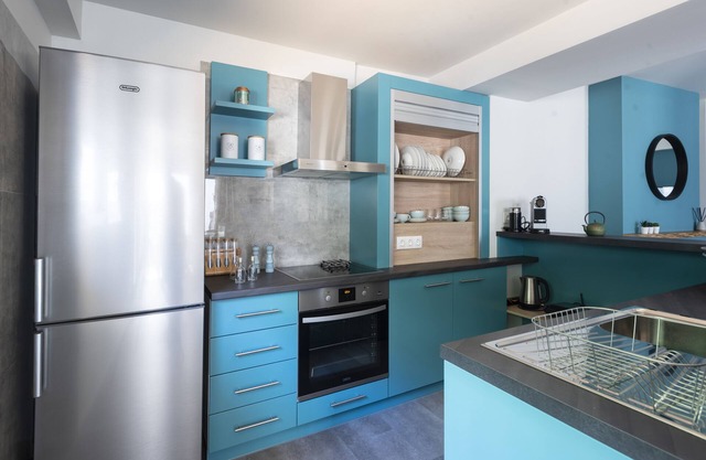 GroundFloor Apartment w / Smallyard dans le de Kalamata