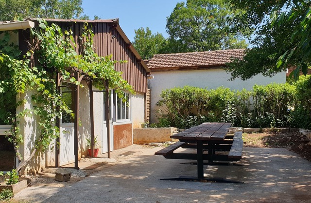 Gîte de groupe jusqu'à 24 personnes au coeur du Causse du Quercy