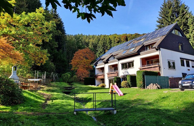 Maison de groupe pour 21 ou 32 personnes dans la région du Harz dans le Sauerland avec jardin à la forêt