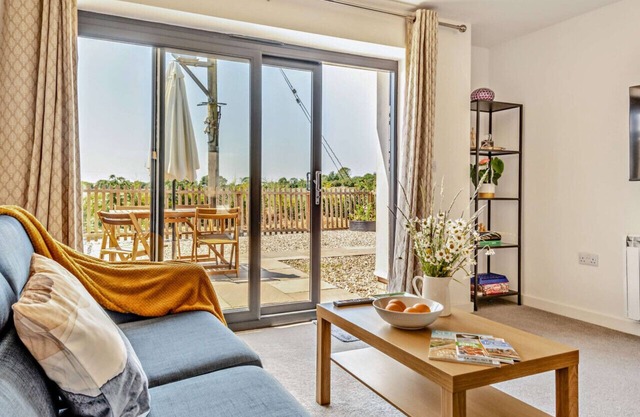 Grove Farm Cottage - Two Bedroom House, Sleeps 2