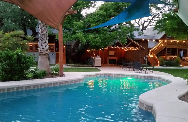 The Gruene River Guest House - Sur la rivière Guadalupe