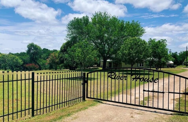 Guadalupe River Home in Center Point