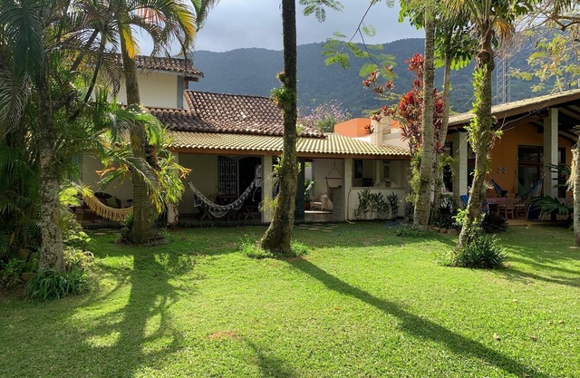 Guaecá - maison communautaire fermée, à 90 m de la plage accès à la plage par le jardin.