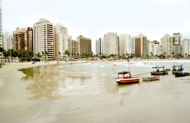 GUARUJÁ ASTURIAS BEACH 2 BEDROOMS CLOSE TO EVERYTHING - 5 MINUTES FROM THE BEACH!