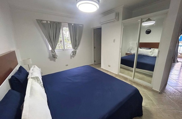 Guest-friendly condo with pool in central Sosua