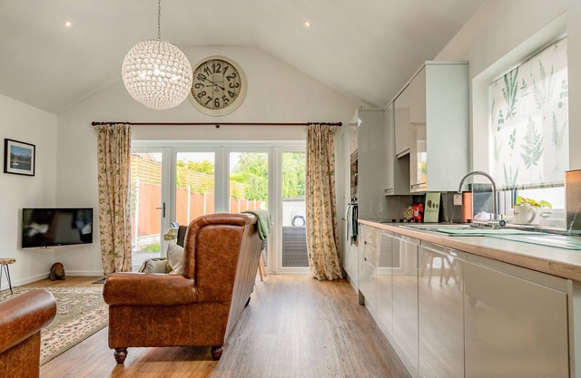Guest Homes - Little Highlands