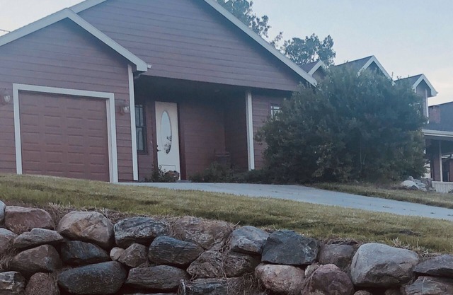 Guest House in the country, but close to the city!