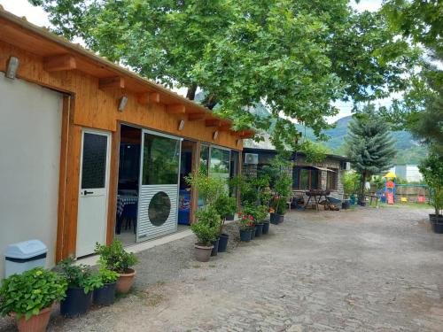 Guest House Natura Komani Lake