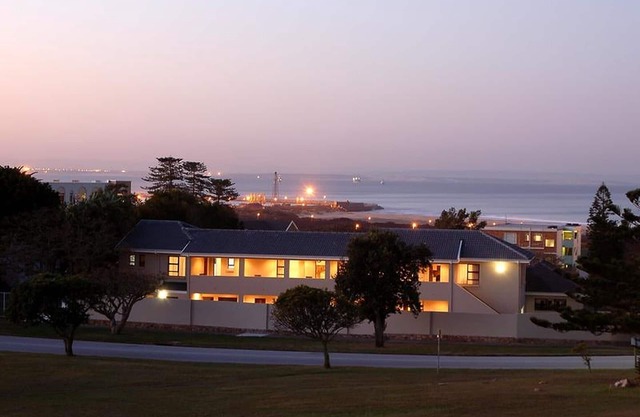 Gîte d'hôtes, lit double et canapé-lit max 4 personnes, près de Port Elizabeth