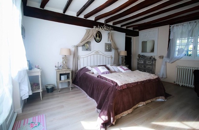 Chambre d'hôtes "Marie Antoinette" avec petit déjeuner, piscine, terrasse privée et Wi-Fi