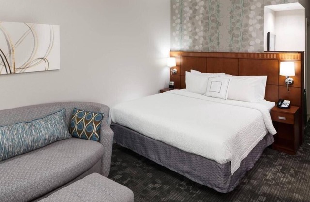 Guest Room Near Dolphin Mall MIA