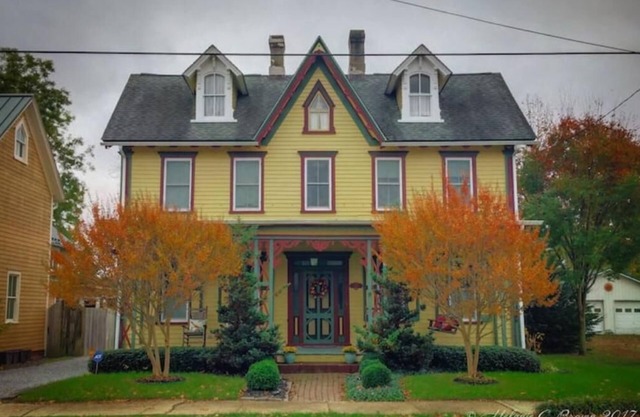 Guest Suite for up to 2 in a Victorian on the Chester River