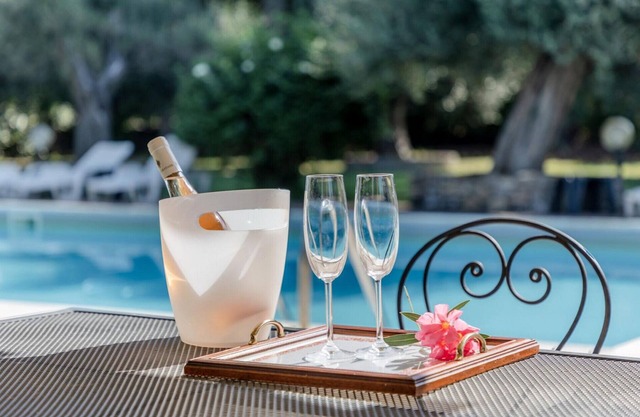 GuestHost - Life is beautiful, with pool & parking